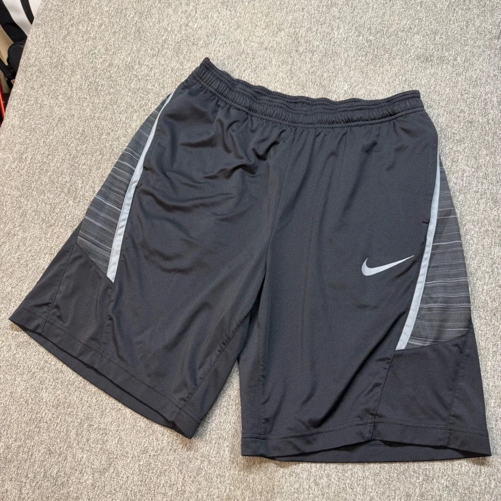 Nike Mens Dri-FIT Athletic Basketball Shorts Black Grey 645343-010 Size M